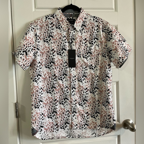 sunrise kingdom Other - Sunrise Kingdom Animal Print White Pink Shirt Button Down Shortsleeve Mens SizeM